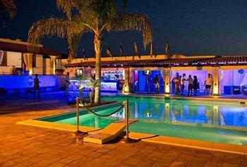 Hotel Carlo 3*